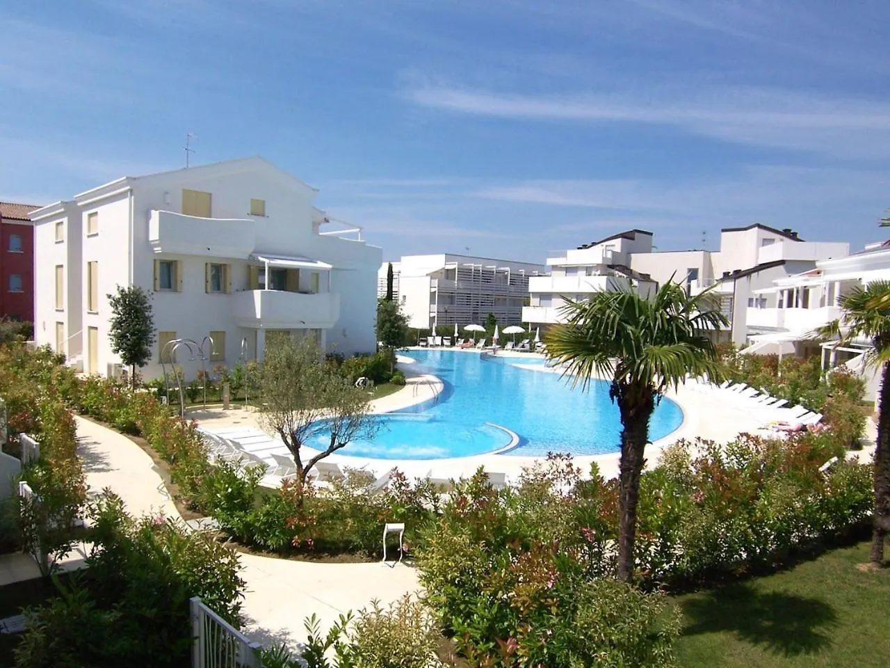 Wave Village Apartments ليدو دي يسولو